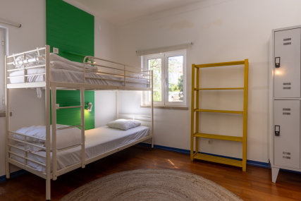 Shared Room - 4 Beds 