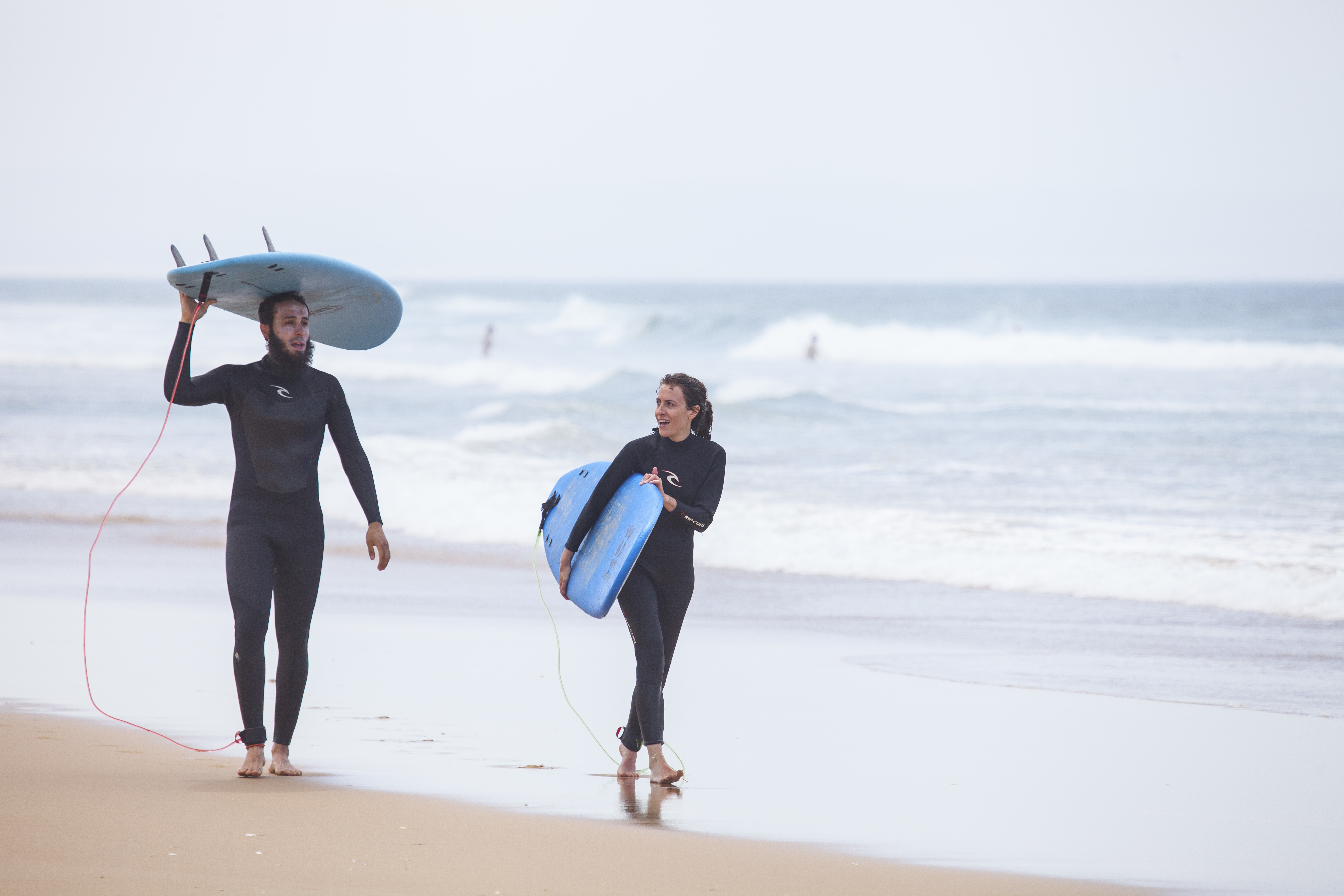 Week surf. Кошта да Капарика виндсерфинг. Surfing Lisbon.