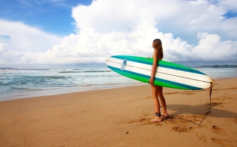 15 Incredible Surf Facts